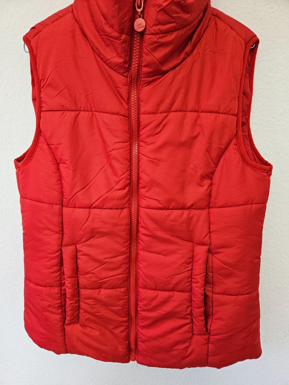 Gilets & Westen: Rote Steppweste cool vintage Gr.40 everme – Gebraucht aus Wohlen AG von Colina