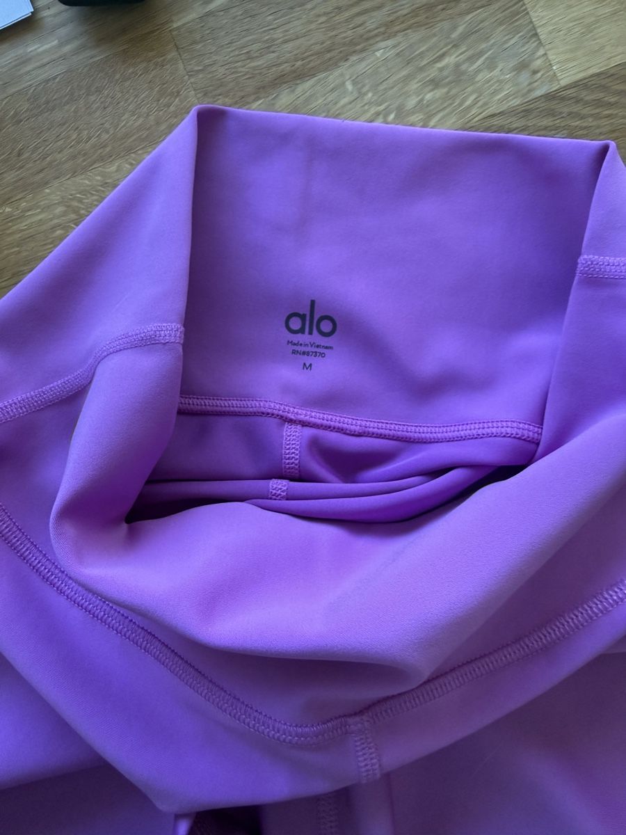Alo Yoga Leggings: Leggings Alo Gr. M – Nuovo (secondo la descrizione) da Meilen venduto da NHirs96 1