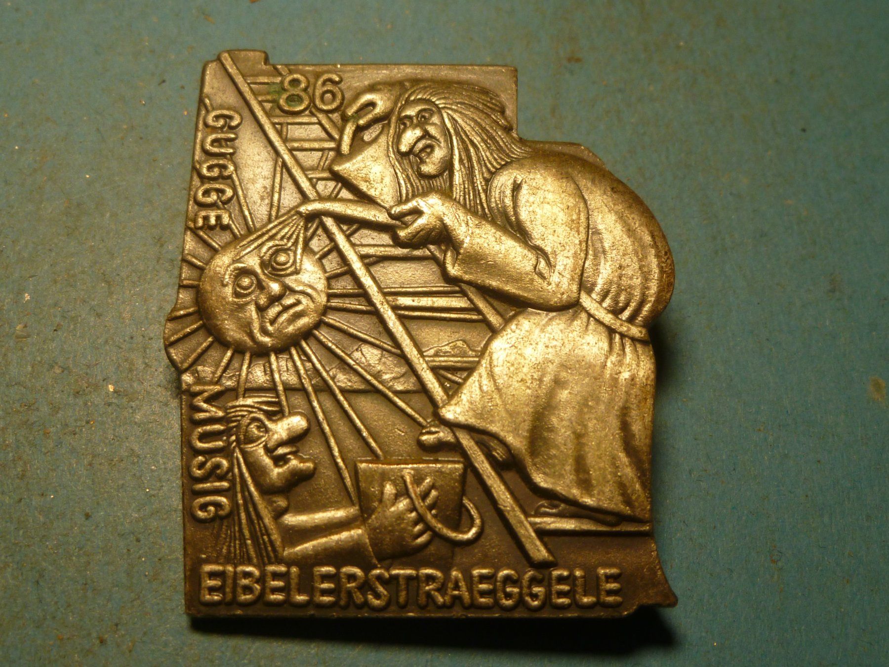 Placchette & Badge: FÜLLINSDORF EIBELERSCHRÄNZER 1986 SILBER – Usato da Ried (Muotathal) venduto da Mandarin02