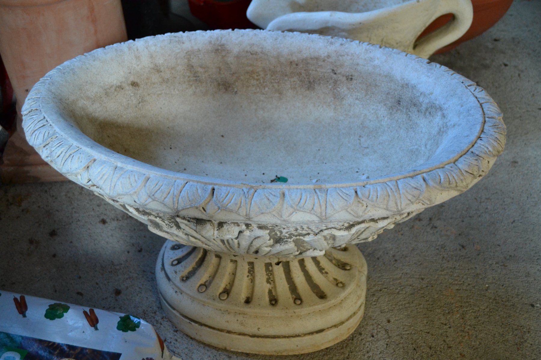 Pots de fleurs: Tonschale Oval 68cm Lang 46cm Breit 43cm Hoch – D'occasion à Beinwil am See par kajak55