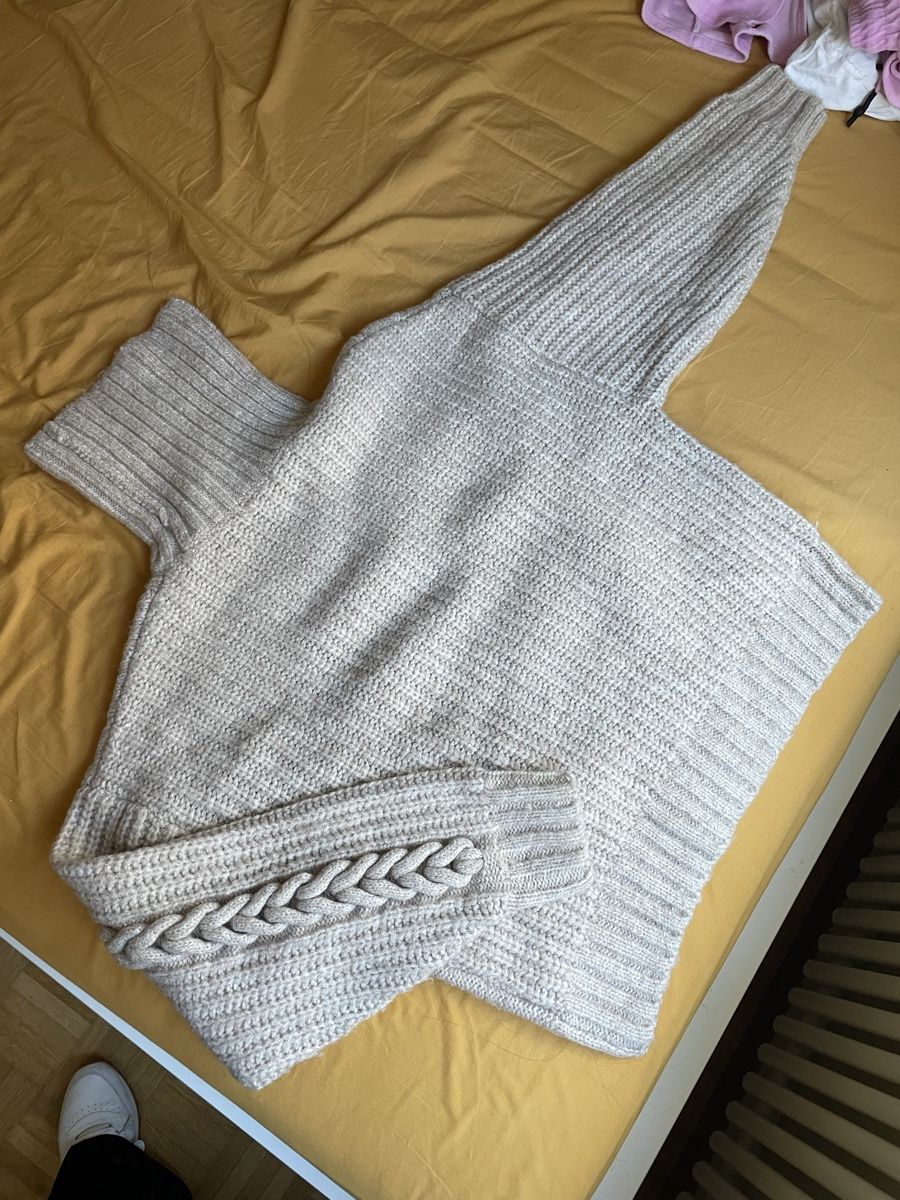 H&M Maglioni & Felpe: Oversize Strickpullover mit Zopfmuster, Grösse S – Usato da Zürich venduto da Carlajimena 4
