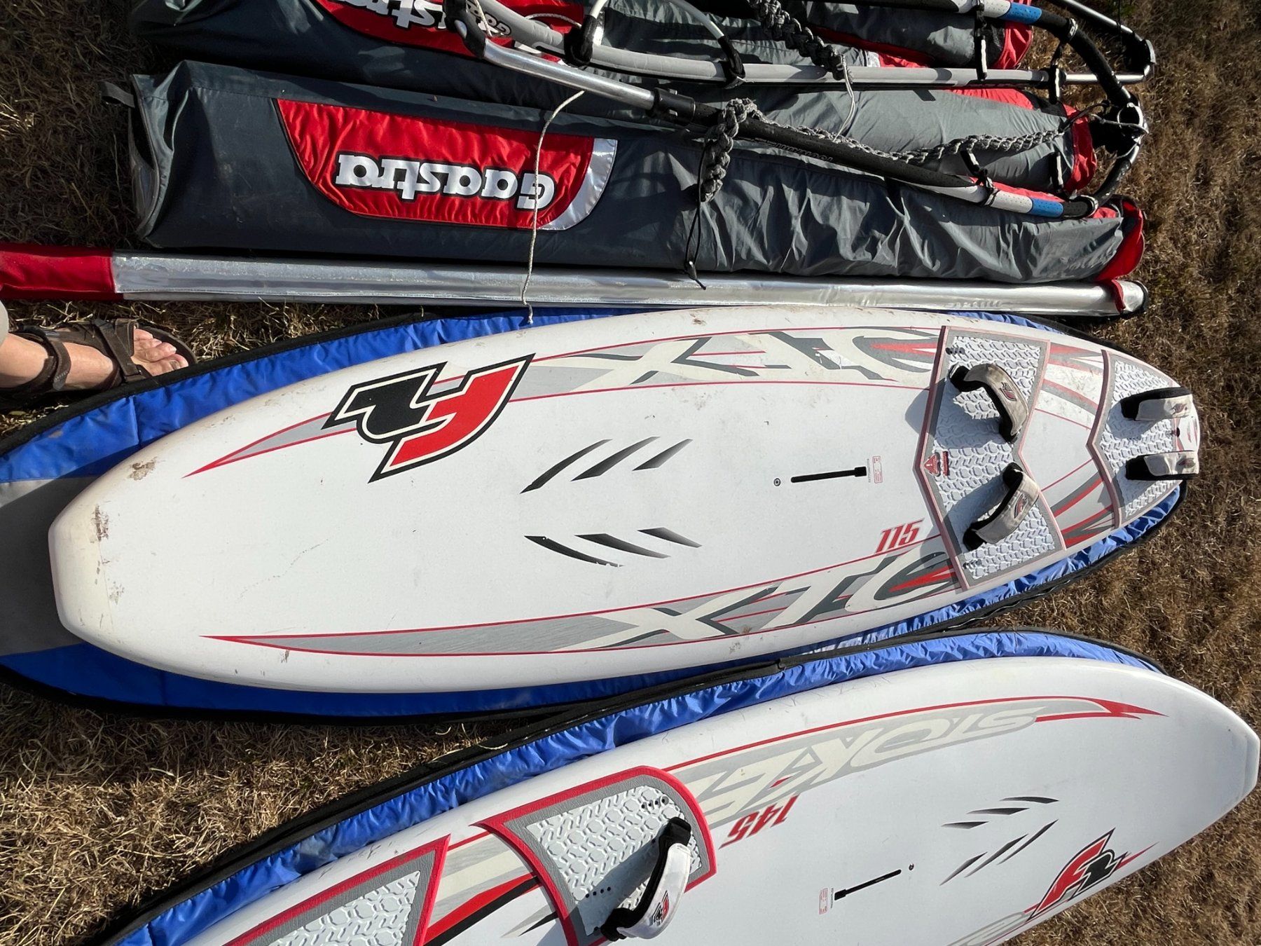 Planches de surf: Windsurfausrüstung mit 2 Boards – D'occasion à Forch par Rhino 3