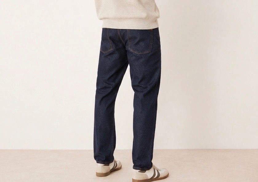 Asos Jeans: Tapered Jeans dark wash blue – Usato da Bülach venduto da 01s_7n8l 1