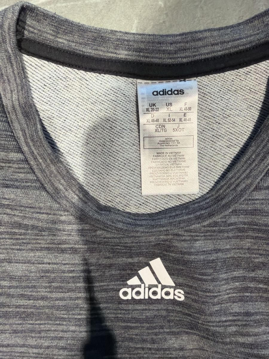 Adidas Maglioni & Felpe: Adidas Pullover grau Grösse XL ungetragen  – Nuovo (secondo la descrizione) da Kappel SO venduto da Janni07 1