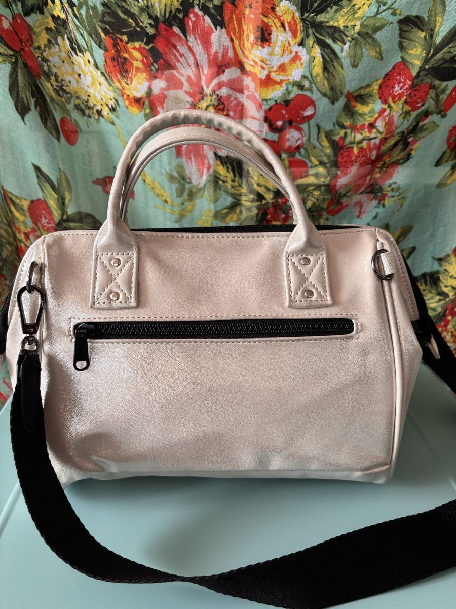 Cabaïa Altro in  Abbigliamento & Accessori: Sac Cabaïa nacré – Nuovo (secondo la descrizione) da La Chaux de Fonds venduto da vic_gr9h 2