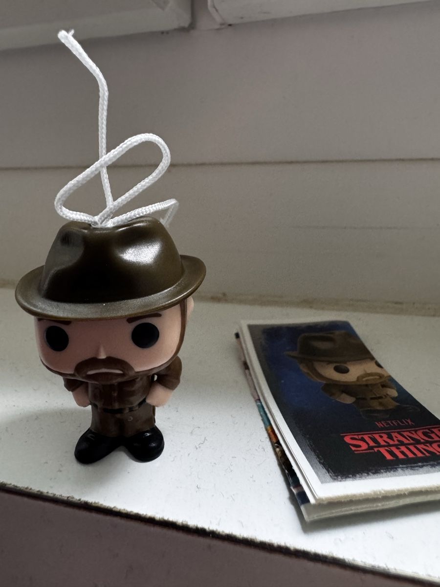 Funko Statuette: Stranger Things Funko Kinder Joy - Jim Hopper – Usato da Zürich venduto da thishoyaofmine