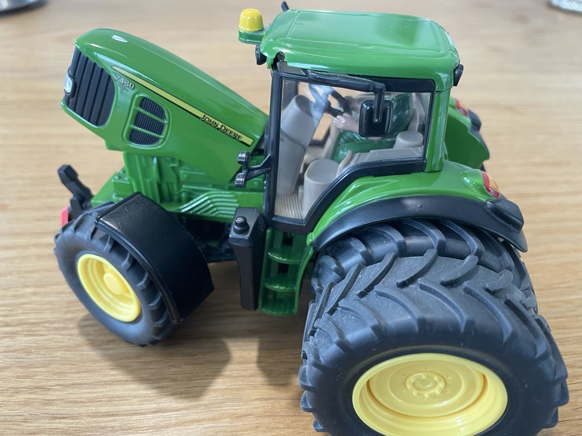 Siku Kit di modellismo & Modellini statici: John Deere 7430 - SIKU 1:32 - mit Doppelbereifung – Usato da Mollis venduto da Maxi2607 1