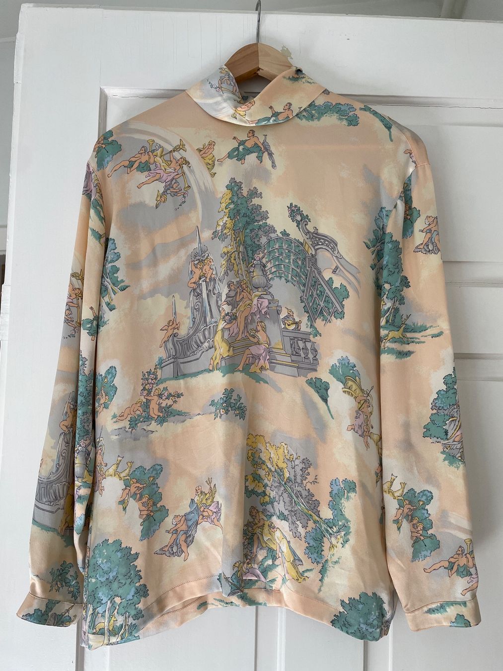 Escada Camicette: Escada Seidenbluse Vintage Grösse 36 – Usato da St. Gallen venduto da Shazzz