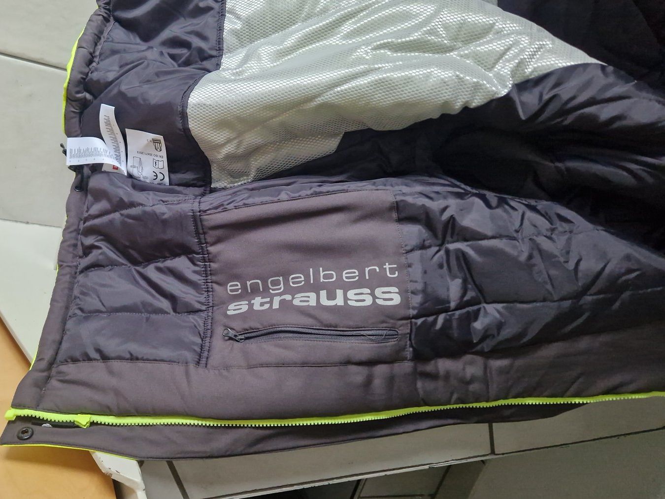 Giacche: STRAUSS Warnschutz-Softshell-Jacke e.s.motion in XL – Nuovo (secondo la descrizione) da KREUZLINGEN venduto da sma_c5fz 6