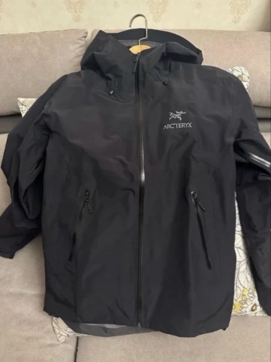 Arcteryx Jacken: Arc'teryx Hardshell Jacke – Neu (gemäss Beschreibung) aus Wintersingen von aventure_10