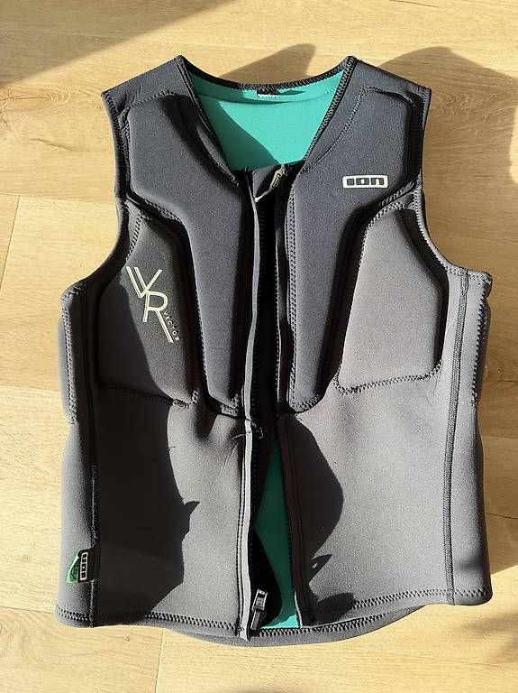 Aquilone: Ion Kitesurf Impact Vest VR XL – Usato da Bennau venduto da Interstellar5555