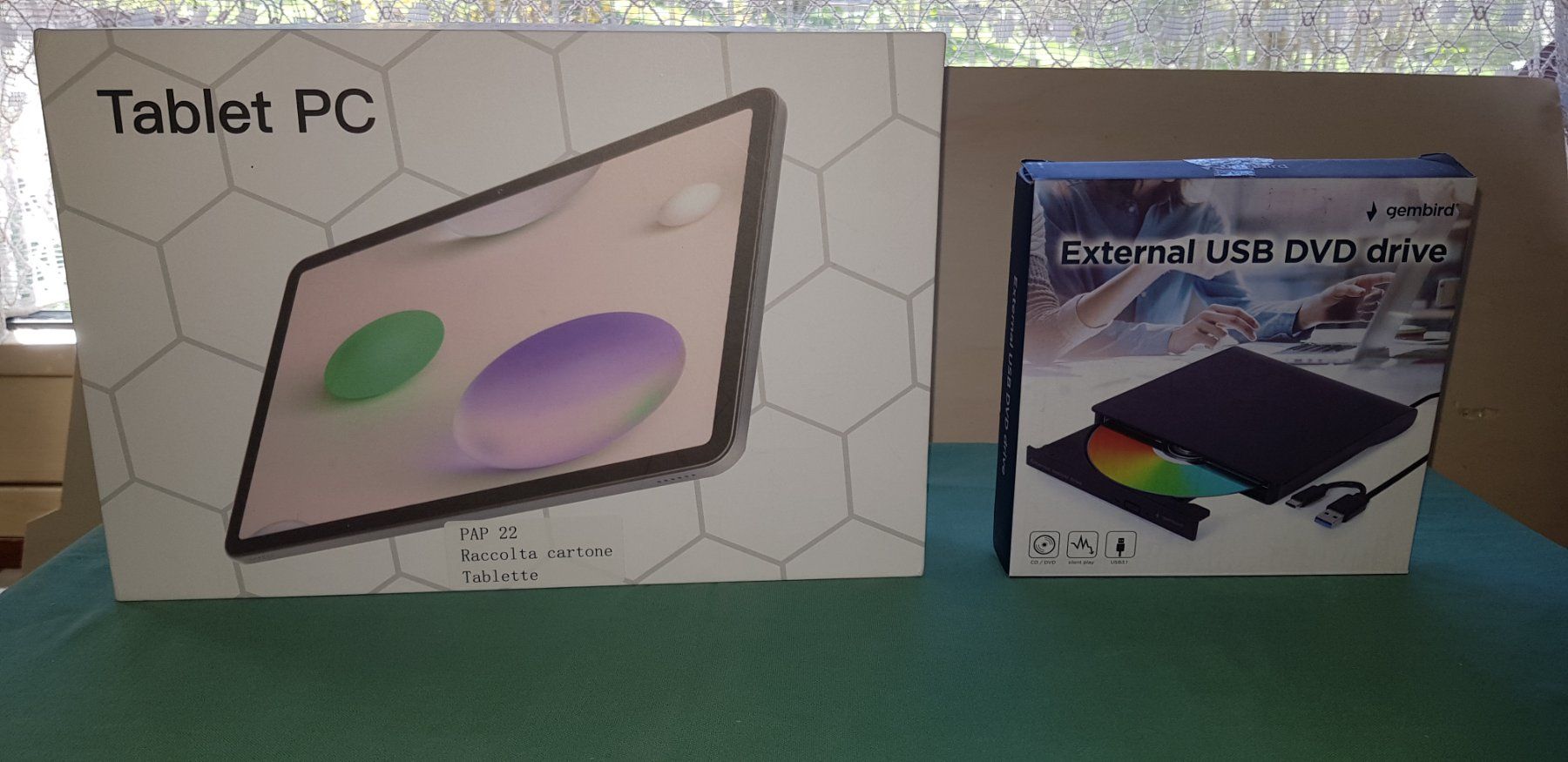 Tablet PC: 1 Tablet PC  und einschliesslich ein External USB DVD drive – Nuovo (secondo la descrizione) da Langnau am Albis venduto da Hannes20