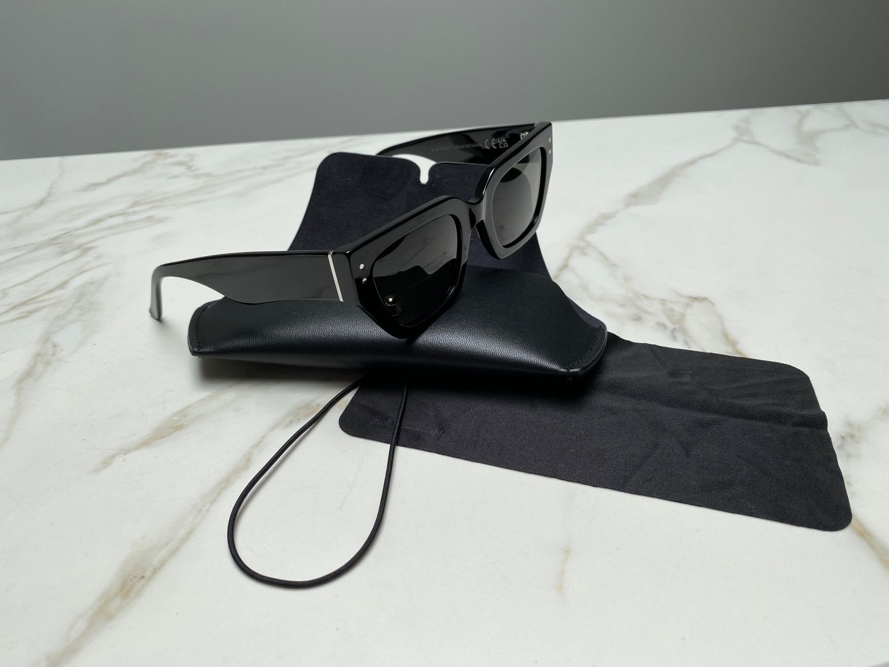 Massimo Dutti Occhiali & Lenti: Damen Sonnenbrillen MASSIMO DUTTI – Usato da Richterswil venduto da Busanca 1