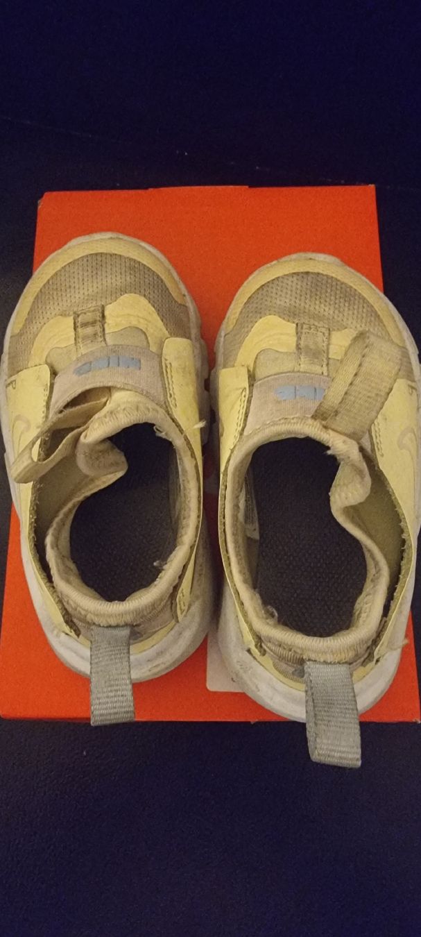 Nike Scarpe per ragazzi: Nike Schuhe Gr. 21 Kleinkinder – Usato da Rupperswil venduto da greenangel4 1