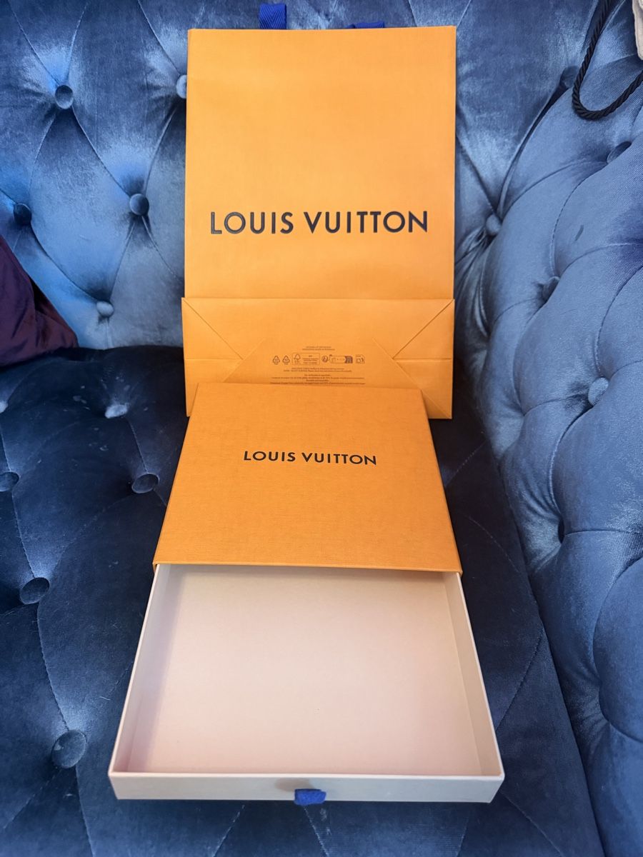 Louis Vuitton Taschen: Wunderschönes und hochwertiges Original Dior Geschenkbox Set – Gebraucht aus Buchs ZH von tiz_9mpn 1
