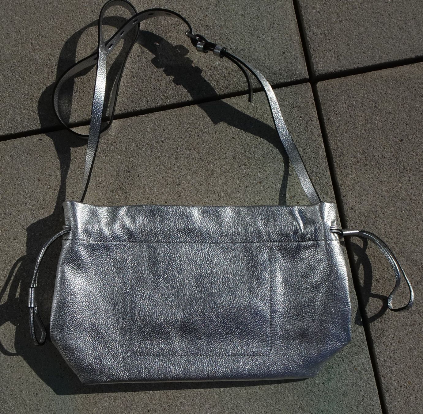 Esprit Borse da donna: Esprit Umhängetasche silber Leder Tasche – Usato da Winterthur venduto da blumeblau77 2