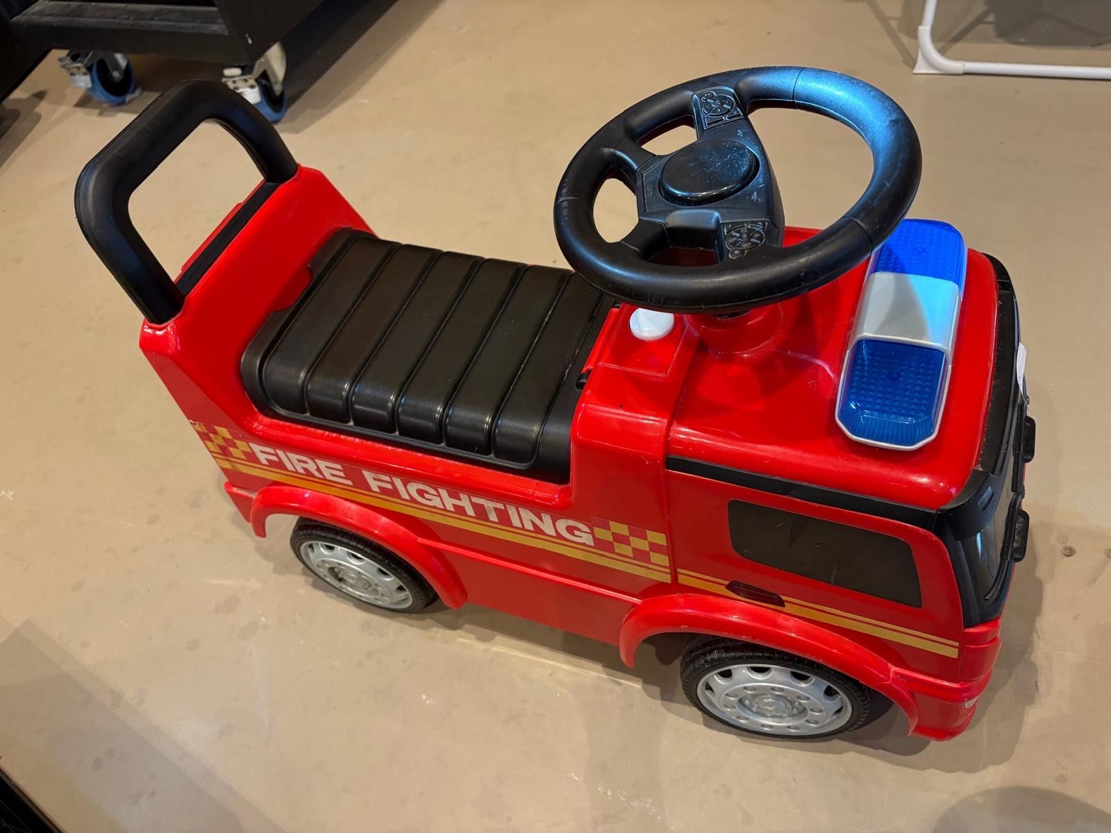Fahrzeuge für Kinder: Trettauto – Gebraucht aus Rheinfelden von Mel43 2