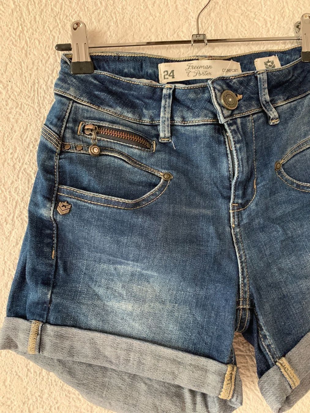 Freeman T. Porter Pantaloni: Kurze Hosen Freeman T.Porter Gr.24 – Usato da Linden venduto da Annelie12 3