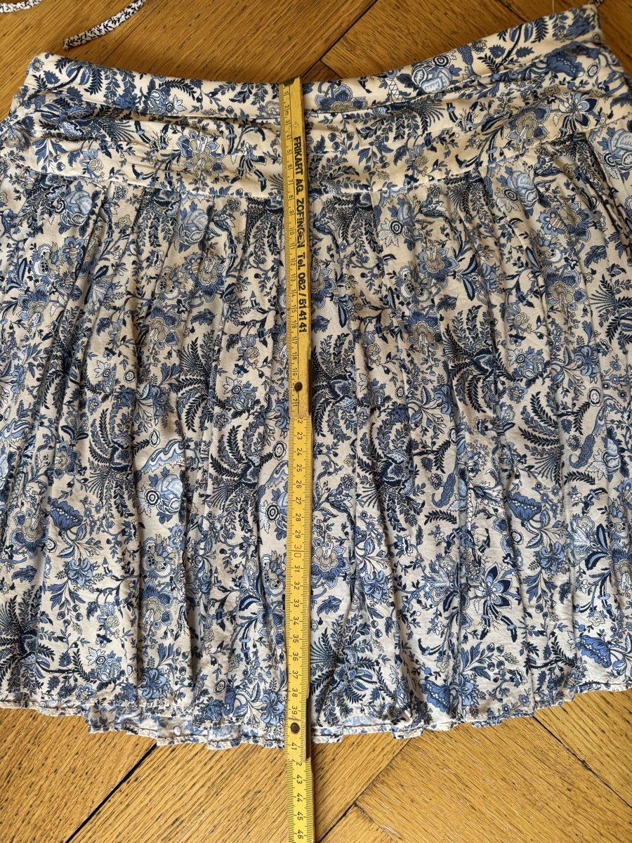 H&M Jupes: Zwei sommerliche Jupes – D'occasion à Solothurn par sim_l6lb 3