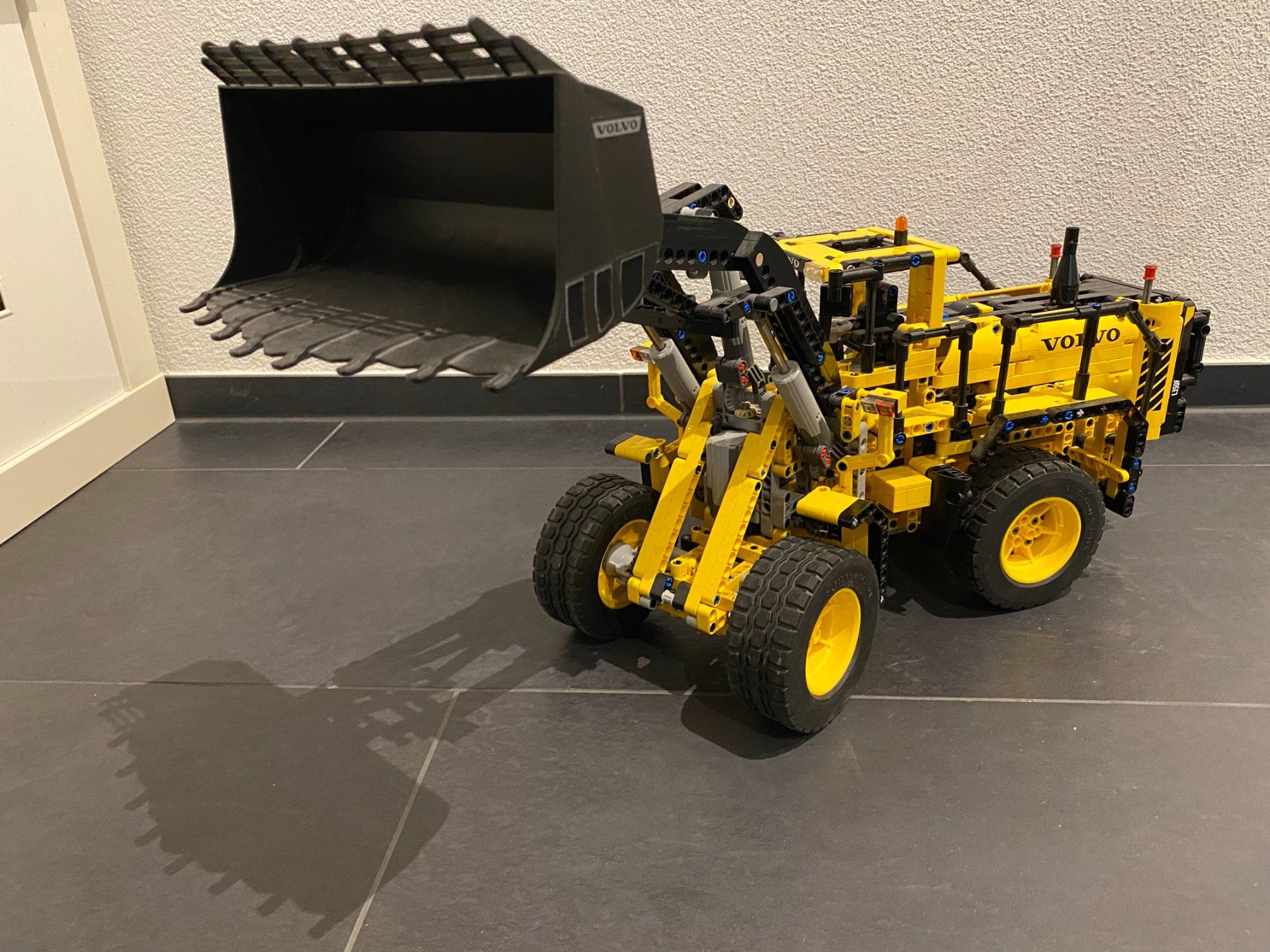 Volvo Escavatori: LEGO Technic VOLVO L350F Radlader – Usato da Wilen b. Wil venduto da Einfachcool 2