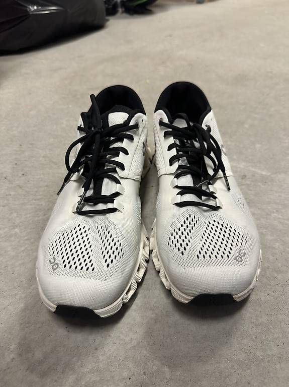 Scarpe da uomo: On Laufschuhe Gr 42.5 – Usato da Zürich venduto da Babanos7 2