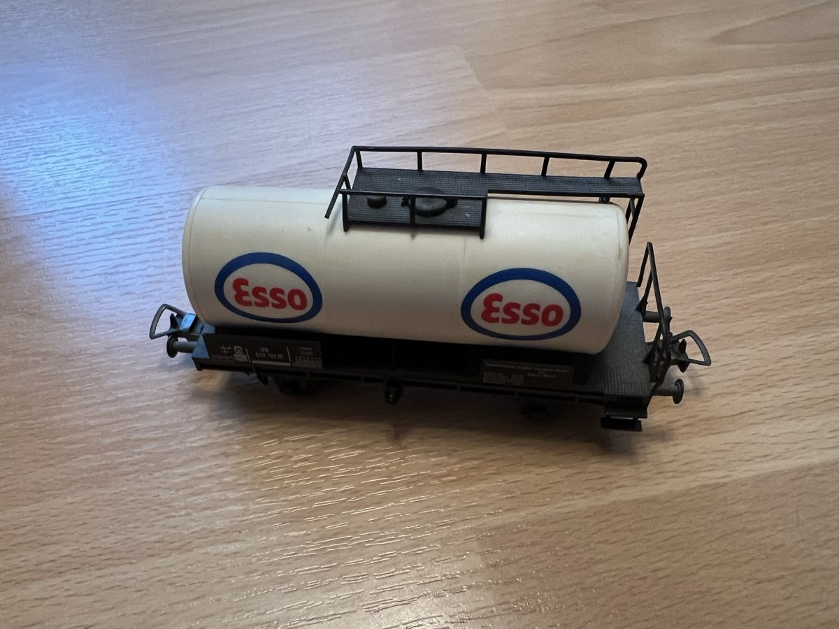 Fleischmann Modellini di ferrovie: Fleischmann Kesselwagen Esso – Usato da Gisikon venduto da ram_78bx 1