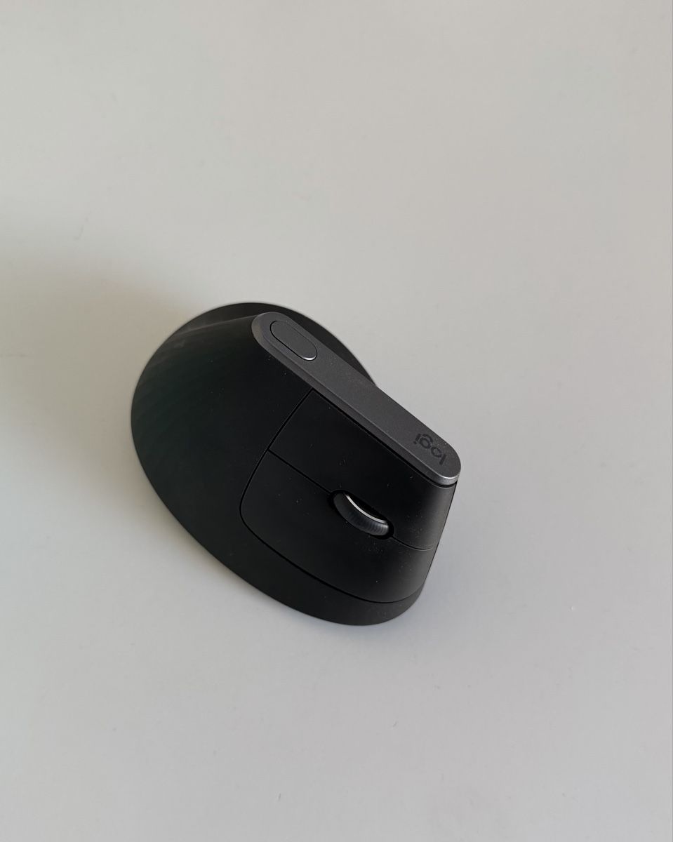 Logitech Maus: Logitech MX Vertical Maus neuwertig mit OVP – Gebraucht aus Wettingen von goalgetter09 1