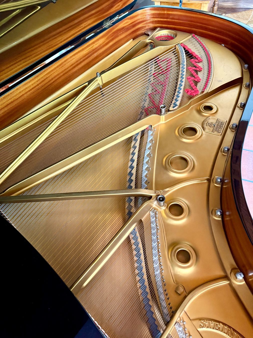Steinway Instruments de musique: Steinway & Sons B-211 – Restauré / état exceptionnel – D'occasion à Nyon par Oceandrive305 5