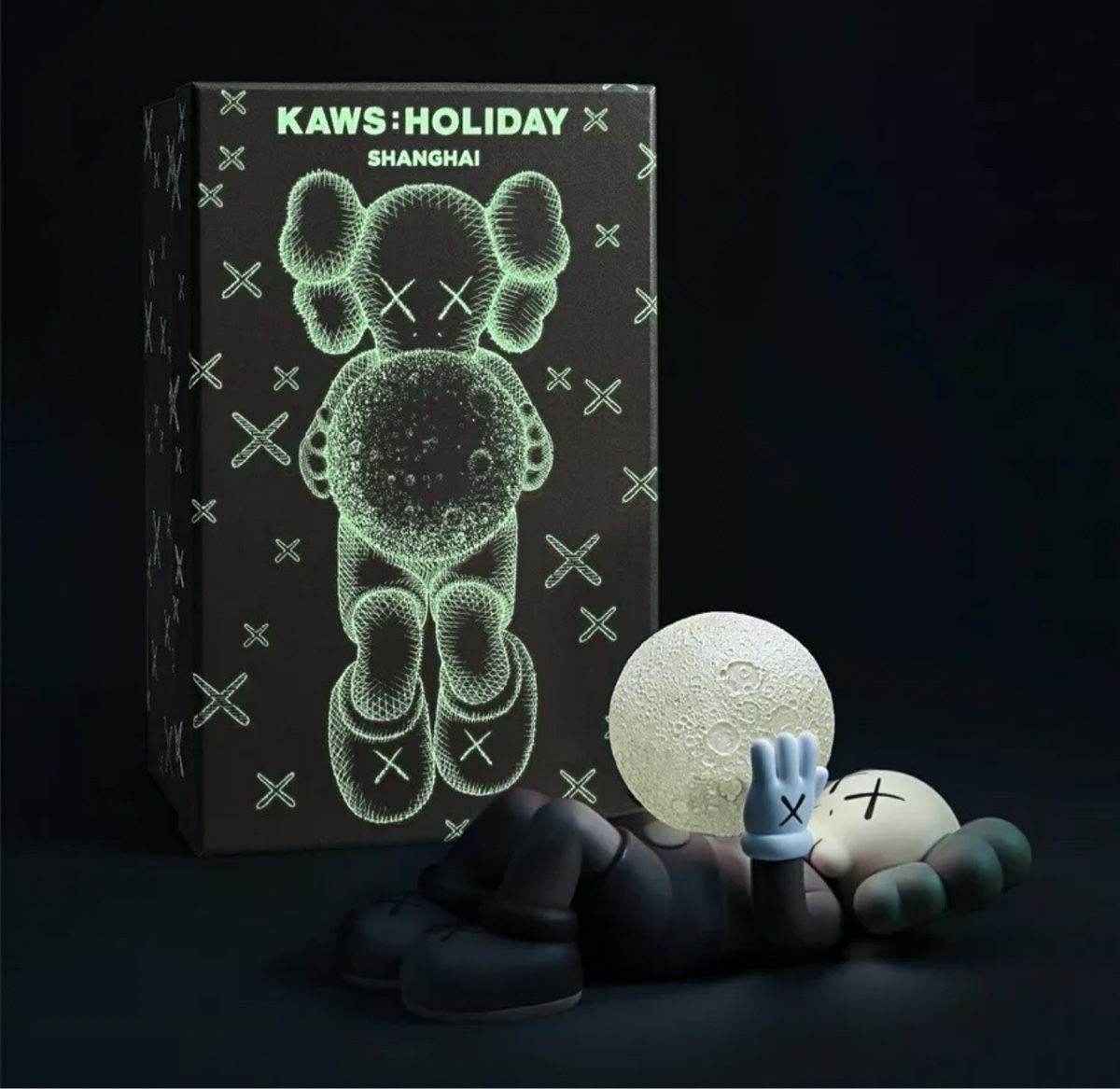 Statuette: KAWS:HOLIDAY Shanghai – Nuovo e nell'imballaggio originale da Lausanne venduto da Tintin032 1