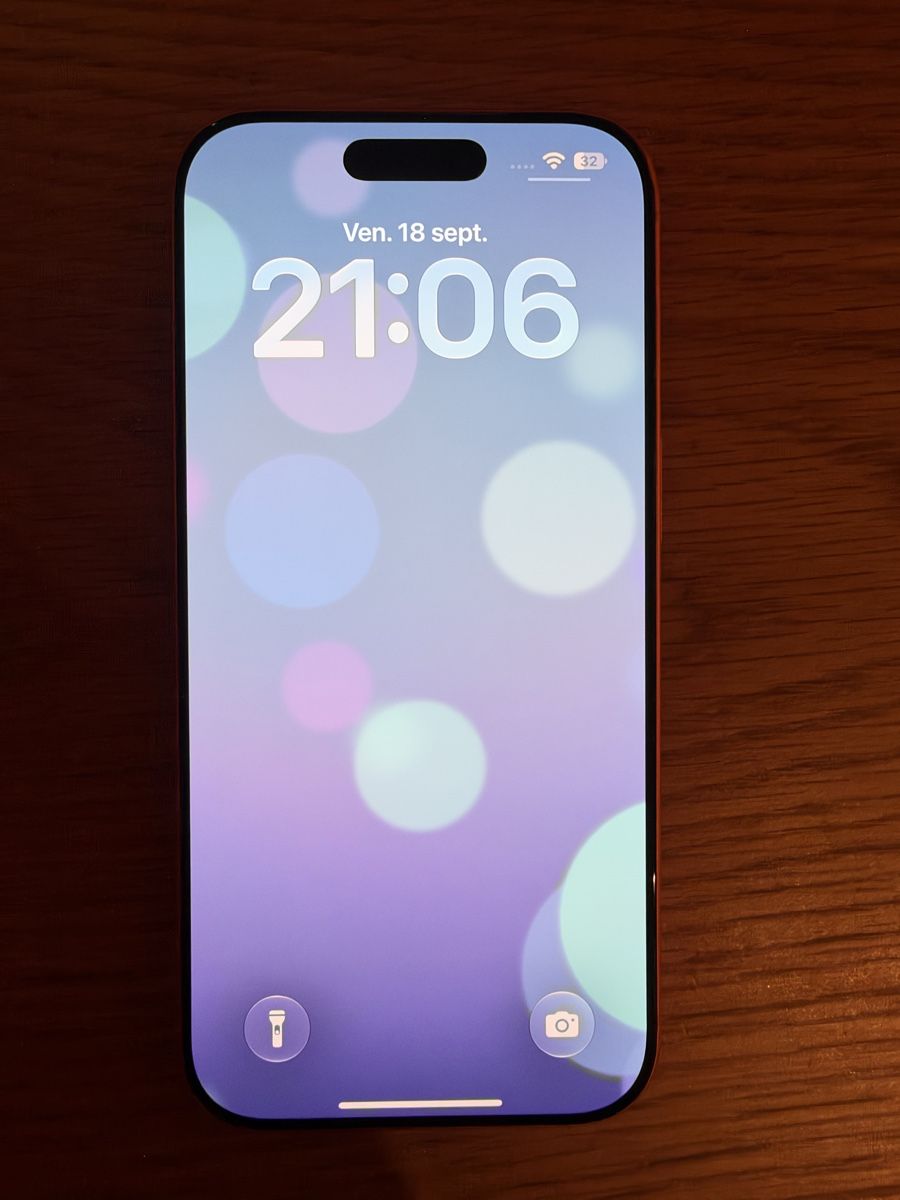 Apple Telefoni cellulari / Smartphones: iPhone 17 pro orange état comme neuf – Usato da Flendruz venduto da Legregfeurer