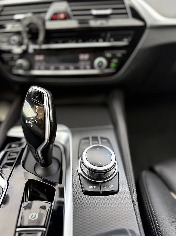 BMW Autos: Bmw 520 X drive M packet – D'occasion à Adliswil par David_21B 2