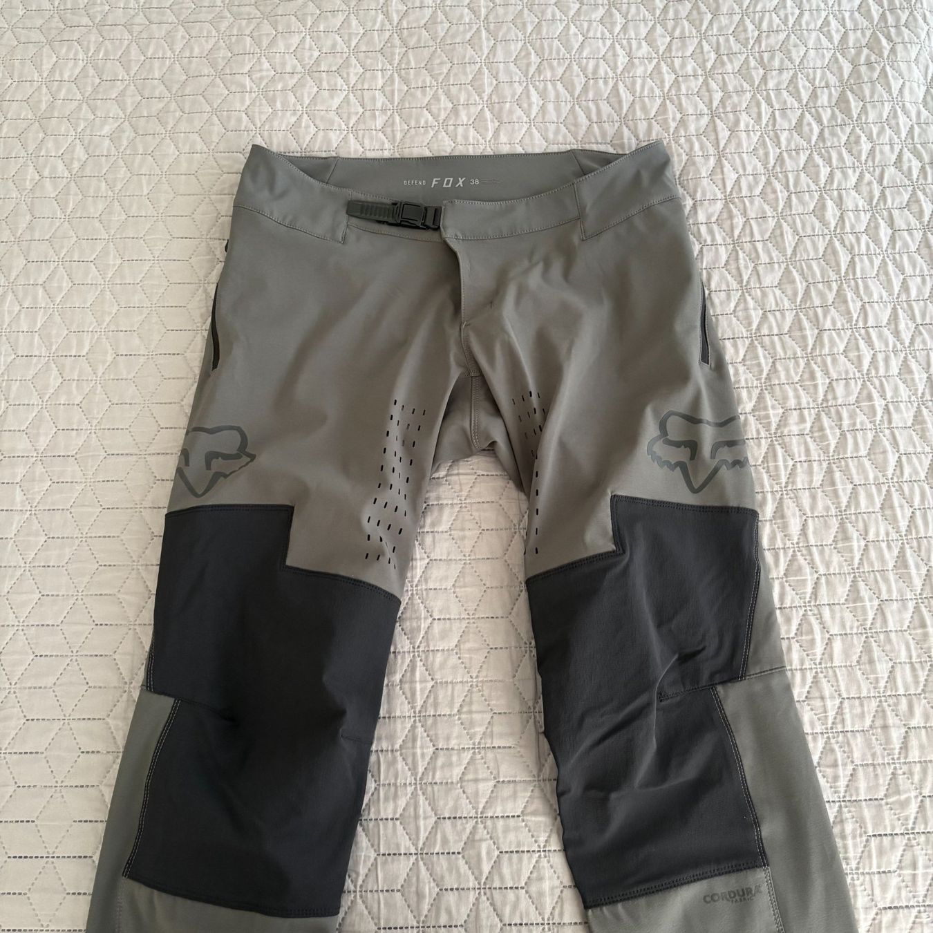 Fox Pantaloni: Pantaloni da MTB Fox 38 – Usato da Solduno venduto da podstanar53 1
