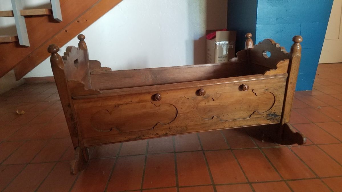 Wippen & Schaukeln: Wiege aus Holz, antik  – Gebraucht aus Hauptikon von sch_tw5j
