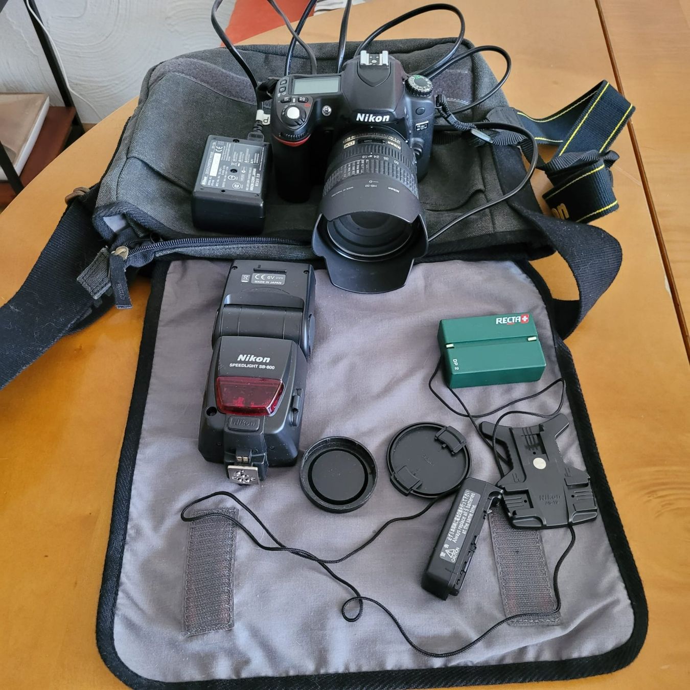 Nikon Fotocamera: Nikon D80 + Flash SB-600 + Objectif + Sac + Accessoires – Usato da Crans-Montana venduto da val_z27p