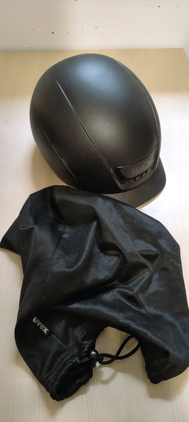 Uvex Helme: Reithelm Uvex – Gebraucht aus Kirchleerau von Truckmen
