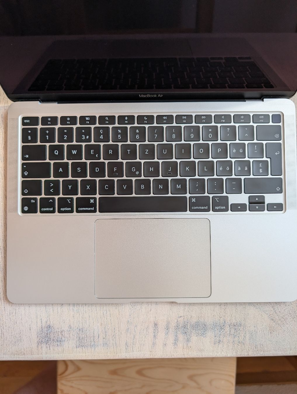 Apple Notebook: Apple Macbook Air 2020 M1 – Usato da Thun venduto da northlaner 1