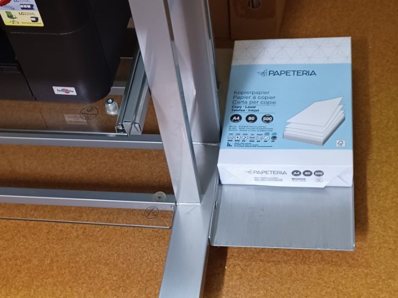 Scrivanie: Computertisch Glas, mit Rollen – Usato da Märstetten venduto da Gwundrig01 3