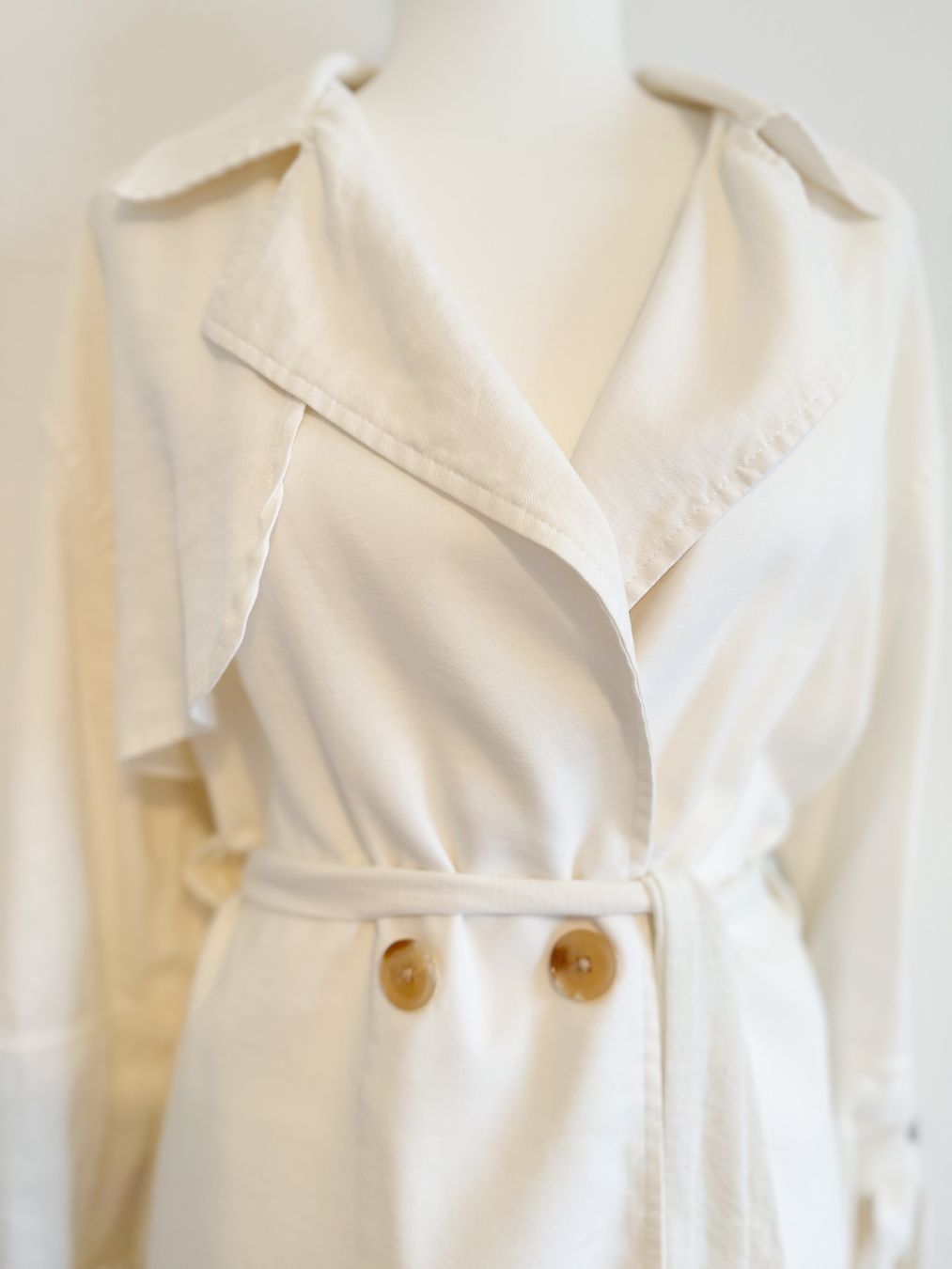 Giacche: Veste blanche de saison – Usato da Lausanne venduto da Greenbyaudrey