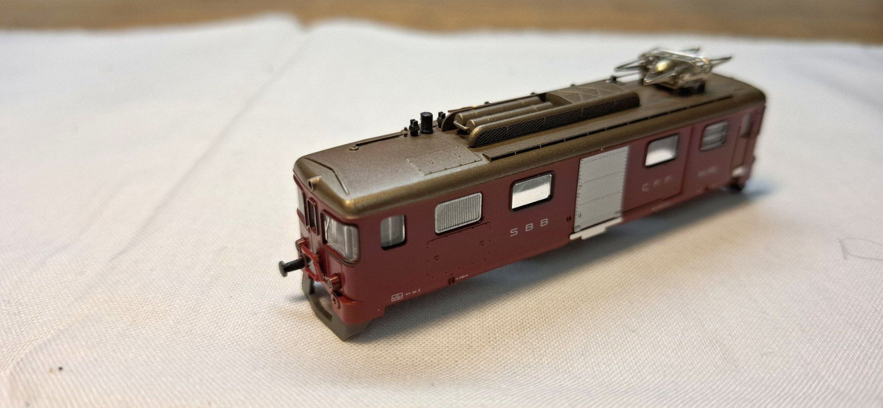 Hobbytrain Modellini di ferrovie: Hobbytrain SBB De 4/4 1662 Rot – Difettoso da Winterthur venduto da Sukram31000 1