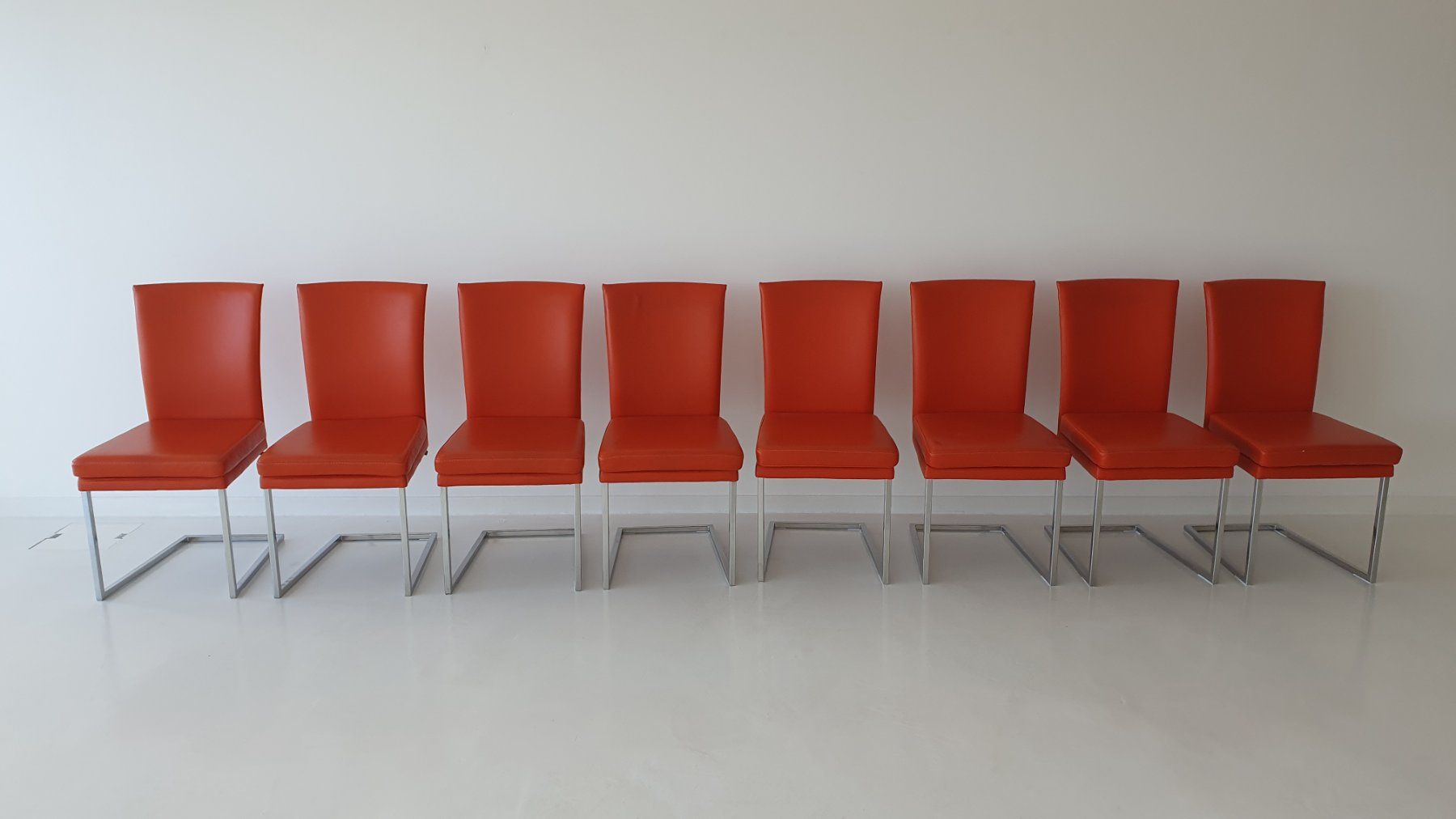 Musterring Stühle: Acht freche, orange Lederstühle – Gebraucht aus Jona von Difnol11