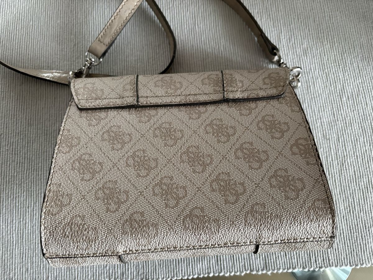 Guess Taschen für Damen: Guess Clutch – Gebraucht aus Therwil von Blume814 1