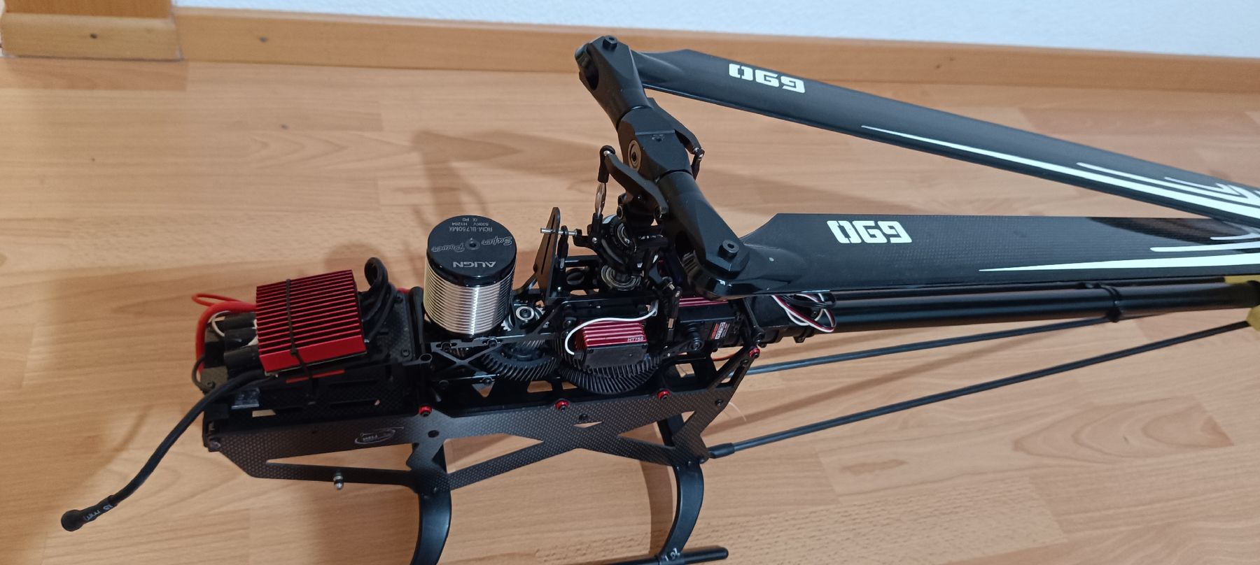 Heli-Professional RC Kits de montage: Soxos DB7  – D'occasion à Lausen par Trex700dfc 7