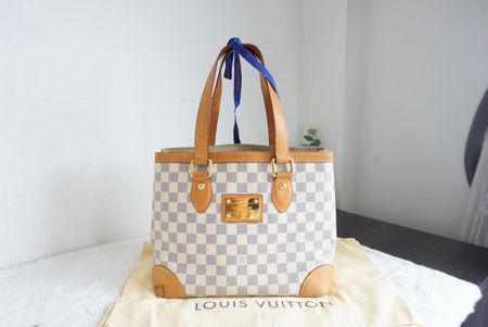 Louis Vuitton Hampstead PM Tote aus Damier Azur