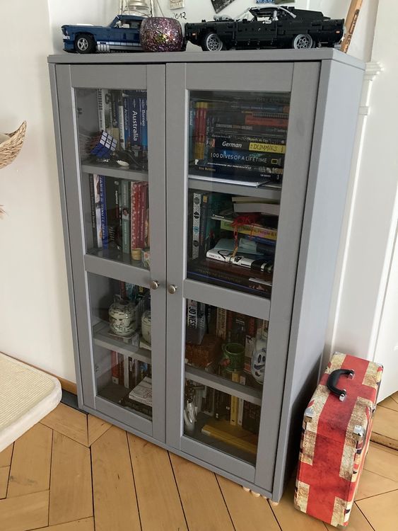 Billy bookcase with glass doors half price Kaufen auf Ricardo