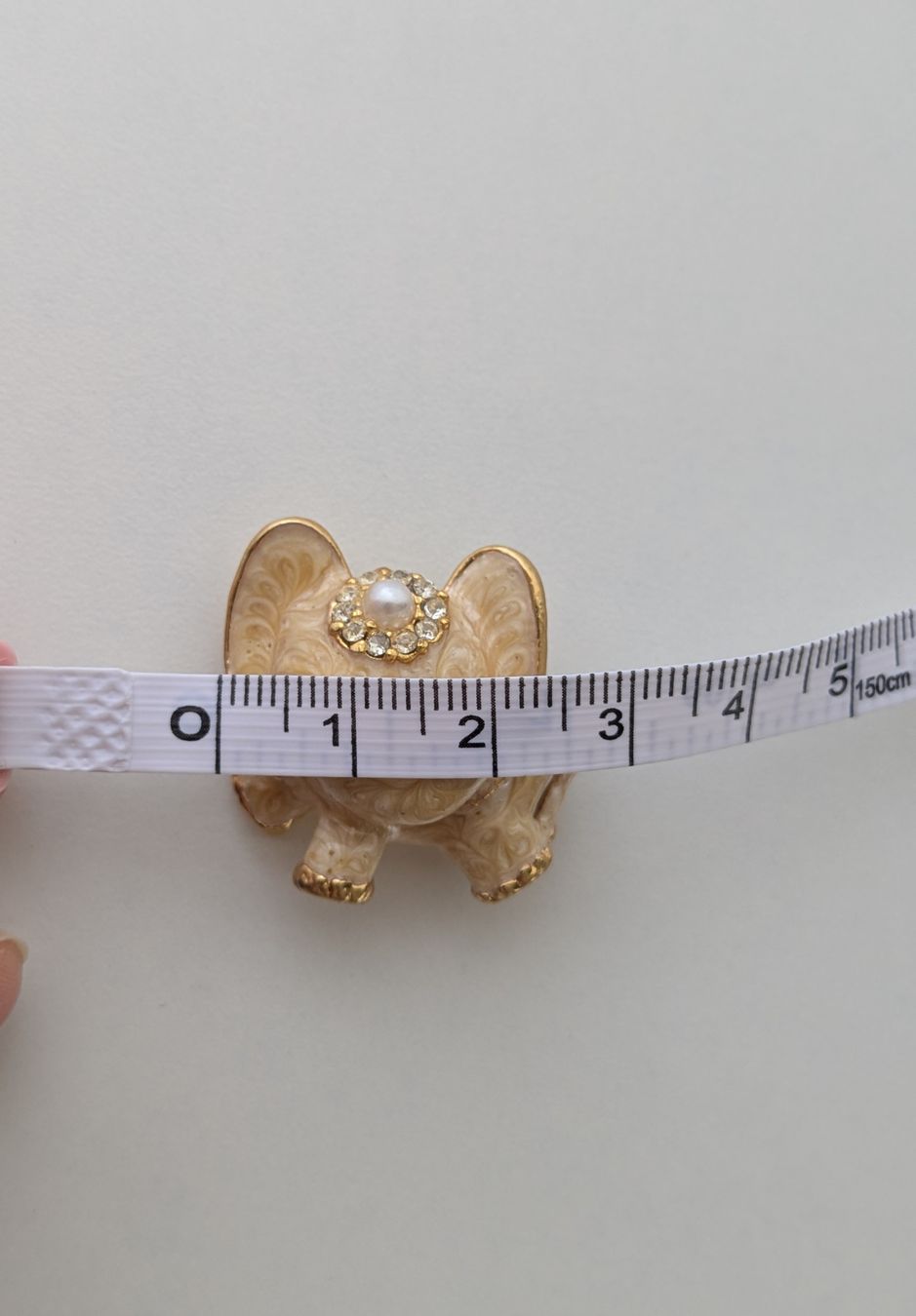 Broches & Aiguilles: Brosche Elefant Emaille Perle Strass Goldfarben gemessen – D'occasion à Rorschach par olg_5qq2 1