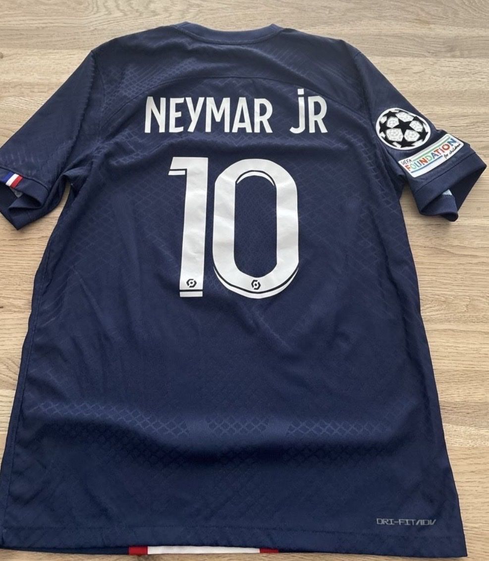 Canottiere & Pantaloni: PSG Trikot Neymar #10 – Usato da Basel venduto da kleinerprinz