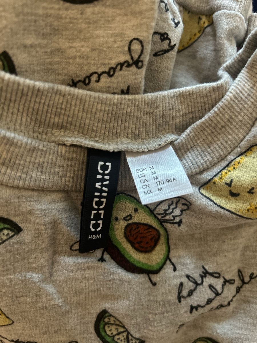 H&M Kleiderpakete: H&M Divided Pullover Motivdruck – Gebraucht aus Brüttisellen von becca2503 2