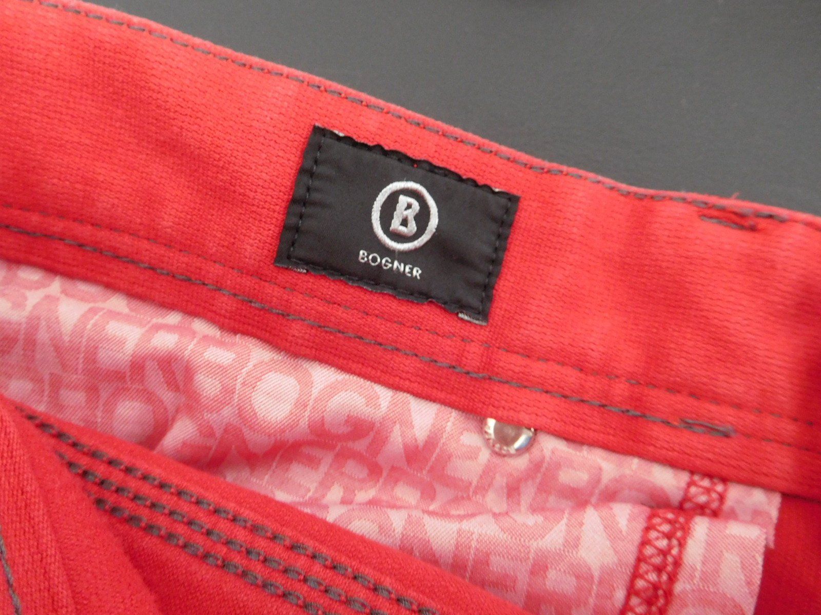 Bogner Pantaloni: BOGNER Herren HOSE Feincord rot Gr. 54 – Nuovo (secondo la descrizione) da Holziken venduto da Rupe 6