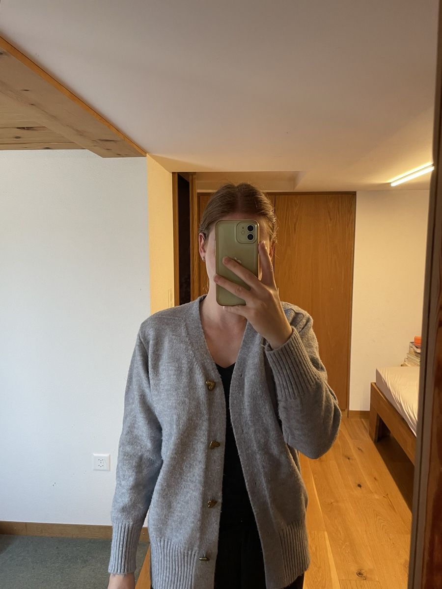 Giacche: Damen CardiganStrickjacke grau – Usato da Lenggenwil venduto da mai_2m5q