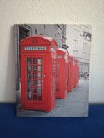 Bild auf Leinwand - Englische Telefonzelle - gray red pop